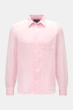 Front view of Vilebrequin Leinenhemd schmaler Kragen rosé, a light-quality, soft-touch, regular fit linen shirt with narrow collar, French button placket, classic sport cuffs, patch chest pocket, rounded hem, and tonal stitching at hem.