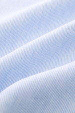 Close-up fabric detail of Giampaolo Popover linen shirt shark collar light blue/white striped, showing texture and weave.

Description: 
<p>A classic with a twist from Italian shirt experts GIAMPAOLO: This popover shirt in airy linen fabric is an all-roun