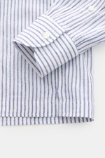 Giampaolo Casual Hemd Haifisch-Kragen weiß/navy gestreift, Slim Fit, Baumwolle-Leinen, Haifisch-Kragen, Sportmanschette, Saum, Detailansicht von oben.