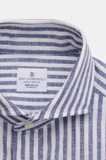 Giampaolo Casual Hemd Haifisch-Kragen navy/weiß gestreift, Slim Fit, leichter Baumwolle-Leinen-Mix, Haifisch-Kragen frontal fotografiert.