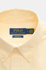 Polo Ralph Lauren Oxford-Hemd Button-Down-Kragen gelb/weiß gestreift, Detailaufnahme von oben, reine Baumwolle, Custom Fit, Knopfleiste.