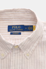 Polo Ralph Lauren Leinenhemd Button-Down-Kragen beige/weiß gestreift, Slim Fit, weicher Griff, fotografiert aus Frontperspektive nah am Kragen.