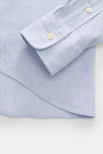 Polo Ralph Lauren Oxford-Hemd Haifisch-Kragen hellblau/weiß gestreift, Detailaufnahme von Manschette und Saum, Leinen-Baumwollmix, Slim Fit.