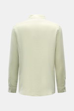 Back view of 04651/ A trip in a bag Linen shirt 'Linen Guru' grandad collar pastel green, pure linen, soft feel, regular fit, classic barrel cuffs, and slightly rounded hem.

<p>Summer for your skin: The airy casual shirt 'Linen Guru' by 04651/ A TRIP IN 