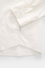 04651/ A trip in a bag Casual Hemd 'Cloudy Shirt' schmaler Kragen offwhite, Nahaufnahme von Manschette, Saum mit Weblabel, reine Baumwolle, leichte Qualität.