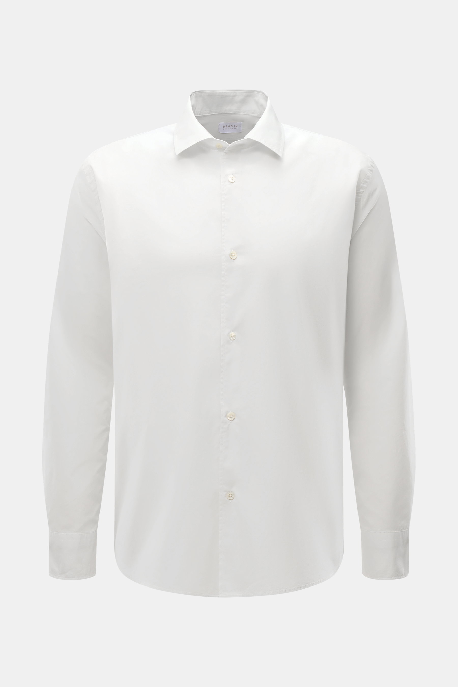 Frontale Nahaufnahme des 04651/ A trip in a bag Casual Hemd 'Cloudy Shirt' schmaler Kragen hellgrau aus reiner Baumwolle, leichte Qualität, Regular Fit, französische Knopfleiste, klassische Sportmanschette, weicher Griff, kurze Saumschlitze, kleines Webla