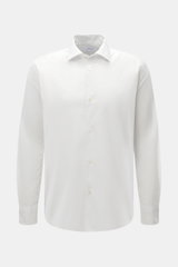 Front view of 04651/ A trip in a bag Casual shirt 'Cloudy Shirt' slim collar light grey, lightweight cotton fabric, classic design.

<p><span class="_fadeIn_m1hgl_8">Lightweight and comfortable for hot days: The casual shirt 'Cloudy Shirt' by 04651/ A TRI