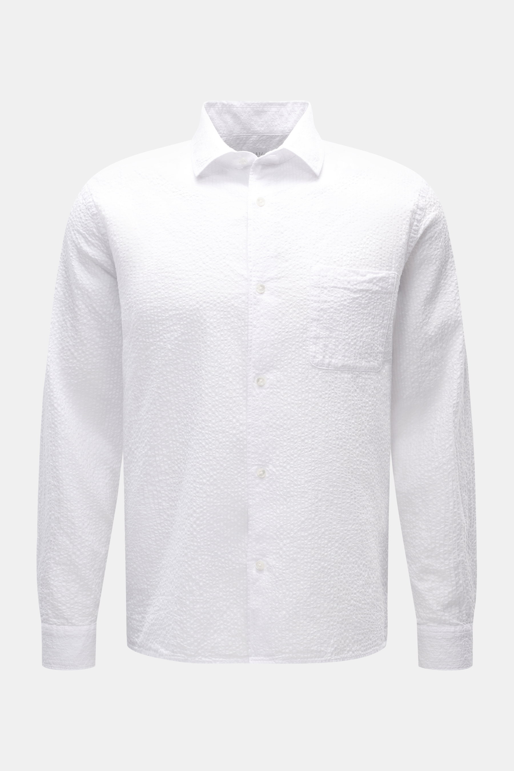 Front view of the 04651/ A trip in a bag Seersucker shirt Kent collar white, featuring pure cotton seersucker fabric, Kent collar, French button placket, patch breast pocket, classic barrel cuffs, and slightly rounded hem with short vents. 

<p><span clas