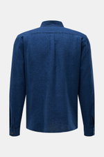 Back view of the 04651/ A trip in a bag Casual shirt 'Indigo Shirt' slim collar navy in a relaxed denim look, linen-cotton blend, photographed straight on. <p>Relaxed with an authentic character: The casual shirt 'Indigo Shirt' by <span class="hover:entit