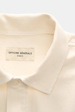 Officine Générale Popover-Hemd 'Jordy' Kent-Kragen creme, Detailaufnahme von oben, reine Baumwolle, weicher Griff, Oversized Fit, Kent-Kragen.