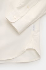 04651/ A trip in a bag Flanellhemd Button-Down-Kragen offwhite, Detailaufnahme Saum und Manschette, reine Baumwolle, weicher Griff, Regular Fit.