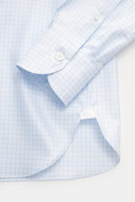 Borrelli Casual Hemd Button-Down-Kragen hellblau/weiß kariert, Detailaufnahme von Manschette und Saum, reine Baumwolle, Slim Fit, weicher Griff.