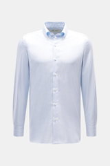 Borrelli Casual Hemd Button-Down-Kragen hellblau/weiß kariert, Slim Fit, reine Baumwolle, feines Karo, Perlmuttknöpfe, Sportmanschette, frontale Nahaufnahme.