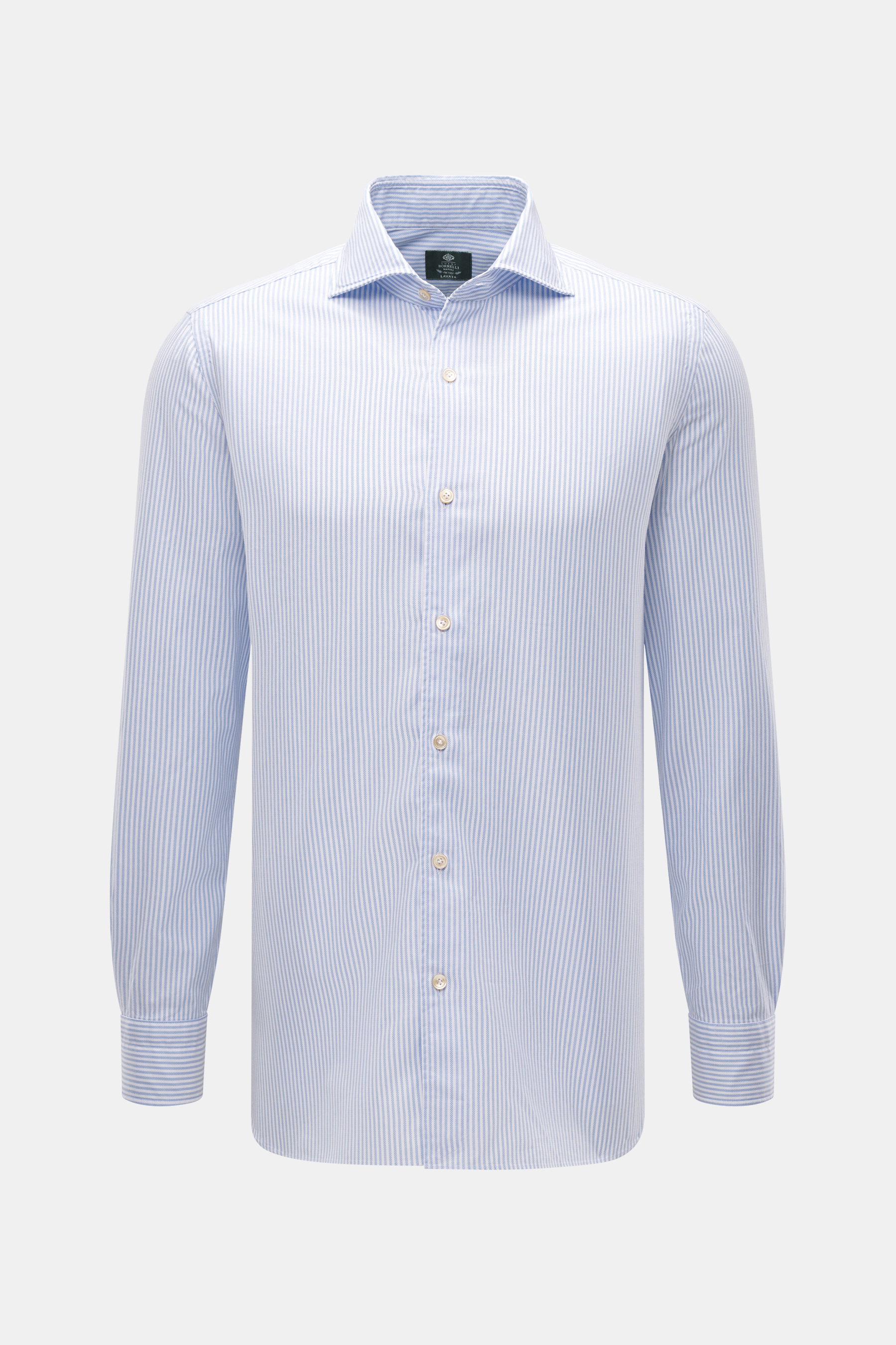 Borrelli Oxford-Hemd "Ettore" hellblau/weiß gestreift, Slim Fit, reine Baumwolle, weicher Griff, Haifisch-Kragen, Perlmuttknöpfe, Handnaht, Sportmanschette, Taillenabnäher, gerundeter Saum, Frontalansicht.