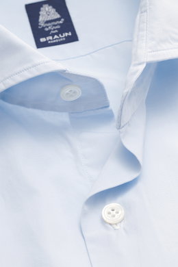 Close-up front view of Finamore Casual Shirt 'Edoardo Napoli' Shark Collar Light Blue showing the soft poplin cotton fabric, shark collar, and French button placket.

Description: <p>Stylish classic: The shirt 'Edoardo Napoli' by FINAMORE made of soft Giz