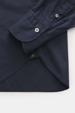 Finamore Casual Hemd 'Edoardo Napoli' Haifisch-Kragen navy, Detailfoto von Ärmeln und Saum, Popeline Baumwolle, Slim Fit, glatter Griff.