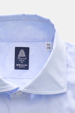 Finamore Casual Hemd 'Eduardo Napoli' Haifisch-Kragen hellblau, Detailansicht von oben, mercerisierte Baumwolle, Slim Fit, französische Knopfleiste.