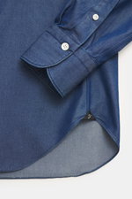 Finamore Chambray shirt 'Sergio Gaeta' shark collar dark blue shown from close-up side angle, featuring pure cotton chambray, very soft feel, slim fit, shark collar, French button placket with mother-of-pearl buttons, classic barrel cuffs, extra-long slee