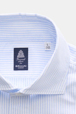 Finamore Oxford-Hemd 'Eduardo Gaeta' Haifisch-Kragen hellblau/weiß gestreift, Detailfoto von oben, Baumwolle, Regular Fit, französische Knopfleiste.