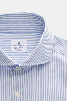 Close-up front view of Giampaolo Casual shirt shark collar light blue/white striped, showing shark collar, French placket, and button details.

Description: 
<p>A real all-rounder from the shirt expert GIAMPAOLO: With this shirt made of pure cotton with s