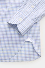 Close-up top view of the Giampaolo Casual-Hemd Haifisch-Kragen blau/weiß kariert sleeve and side hem, featuring blue/white check pattern.

Description: <p>Ein echter Allrounder vom Hemdenexperten GIAMPAOLO: Mit diesem Hemd aus reiner Baumwolle und zeitl