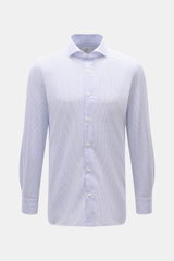 Front view of Giampaolo Casual-Hemd Haifisch-Kragen dunkelblau/weiß kariert, a slim fit shirt with soft cotton, fine check pattern, shark collar, French placket, sport cuffs, rounded hem. Ein echter Allrounder vom Hemdenexperten GIAMPAOLO: Mit diesem Hemd