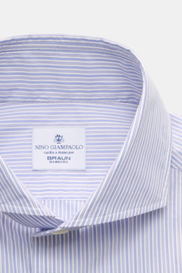 Giampaolo Casual-Hemd Haifisch-Kragen blau/weiß gestreift shown from close-up front angle, pure cotton, soft touch, slim fit, fine stripes, shark collar.