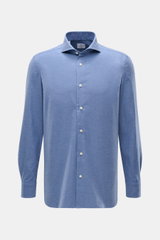 Frontale Nahaufnahme des Giampaolo Flanellhemd Haifisch-Kragen graublau meliert, Slim Fit mit französischer Knopfleiste aus reiner Baumwolle.