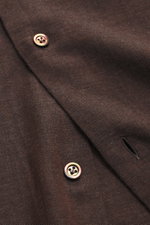 Close-up front view of Giampaolo Casual Shirt Shark Collar dark brown showing fine twill cotton-cashmere fabric and button detail.

Description: <p>Luxurious fabric from Italian shirt specialist GIAMPAOLO: Woven from a premium cotton-cashmere blend, this 