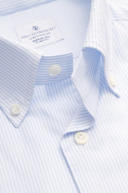 Close-up front angle of Giampaolo Oxford shirt button-down collar light blue/white striped with fine cotton Oxford fabric and buttons.

Description: 
<p>Classic from the Italian shirt expert GIAMPAOLO: This handmade shirt made of fine Oxford with a button