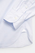 Close-up view of sleeve and hem of Giampaolo Oxford shirt button-down collar light blue/white striped, showing button and texture.

Description:  
<p>Classic from the Italian shirt expert GIAMPAOLO: This handmade shirt made of fine Oxford with a button-do