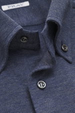 Close-up front view of the Fray Jersey shirt button-down collar 'Boston' grey blue melange showing buttons and fabric texture, made from a blend of cotton and cashmere with a soft touch, slim fit, button-down collar, classic sport cuff, back waist darts, 