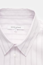 Close-up front view of the Maison Kitsuné Casual Shirt Kent Collar rose/anthracite striped, showcasing pure cotton fabric with a smooth touch, fine striped pattern, regular fit, kent collar, brand-typical logo stitching, classic sport cuff, movement pleat
