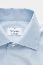 Close-up front view of the Gherardi Casual shirt shark collar light blue, twill made of cotton and cashmere, soft flannel, slim fit, shark collar, French button placket, classic sport cuff, split back yoke, rear waist darts, rounded hemline.