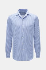 Gherardi Casual Hemd Kent-Kragen blau/weiß gestreift, Slim Fit, reine Baumwolle, weicher Griff, Kent-Kragen, Knopfleiste, Sportmanschette, Rückenpasse, Taillenabnäher, gerundeter Saum, Frontansicht.