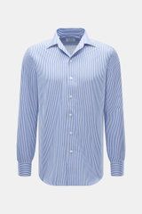 Gherardi Casual Hemd Kent-Kragen blau/weiß gestreift, Slim Fit, reine Baumwolle, weicher Griff, Kent-Kragen, Knopfleiste, Sportmanschette, Rückenpasse, Taillenabnäher, gerundeter Saum, Frontansicht.