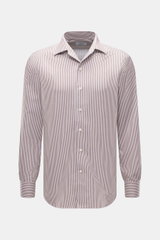 Gherardi Casual Hemd Kent-Kragen braun/weiß gestreift, Frontansicht, Slim Fit, reine Baumwolle, sehr weicher Griff, französische Knopfleiste, klassische Sportmanschette, geteilte Rückenpasse, rückseitige Taillenabnäher, gerundeter Saumverlauf.