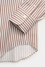 Gherardi Casual Shirt Kent Collar brown/white striped shown from a close-up side angle, featuring twill pure cotton, very soft feel, Slim Fit, Kent collar, French placket, classic sport cuff, split back yoke, back waist darts, and rounded hem.