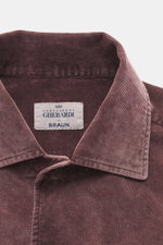 Gherardi Cordhemd Haifisch-Kragen mauve, Nahaufnahme von oben, Cord aus Baumwolle, weicher Griff, garment-dyed, Slim Fit, französische Knopfleiste, Sportmanschette.