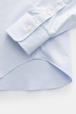 Gherardi Casual Hemd Haifisch-Kragen hellblau, Detailaufnahme von Manschette und Saum, feiner Gabardine, leichte Baumwolle mit Stretch, Slim Fit.