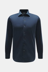 Gherardi Casual Hemd Haifisch-Kragen navy, frontale Nahaufnahme, slim fit, feiner Gabardine, weich, elastisch, Sportmanschette, gerundeter Saum