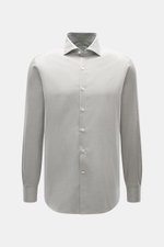 Gherardi Casual Hemd Haifisch-Kragen grau meliert, Slim Fit, feiner Baumwoll-Gabardine, Sportmanschette, Frontansicht mit gerundetem Saumverlauf.