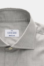 Gherardi Casual Hemd Haifisch-Kragen grau meliert, Detailansicht von oben, feiner Gabardine, reine Baumwolle, Slim Fit, Sportmanschette, weicher Griff.
