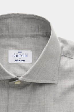 Gherardi Casual Hemd Haifisch-Kragen grau meliert, Detailansicht von oben, feiner Gabardine, reine Baumwolle, Slim Fit, Sportmanschette, weicher Griff.