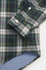 Polo Ralph Lauren Oxford-Hemd Button-Down-Kragen dunkelgrün/weiß kariert, Detailaufnahme von Manschette und Saum, weicher Baumwollstoff, klassisches Karo-Muster