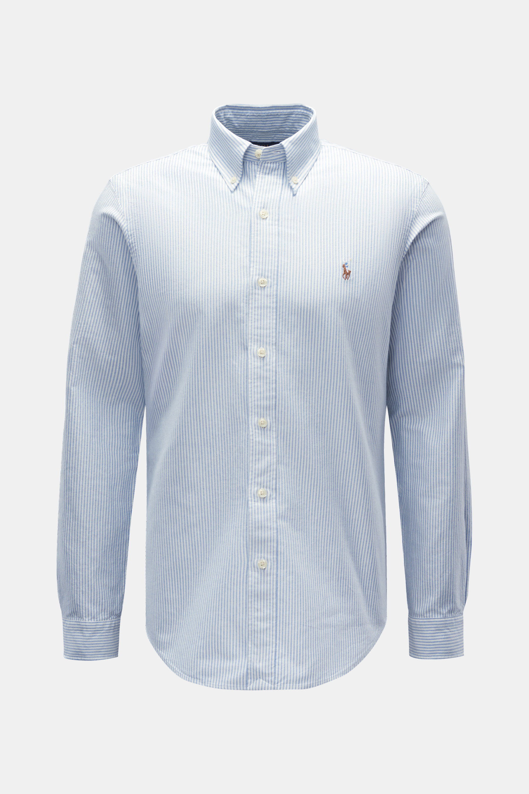 Polo Ralph Lauren Oxford-Hemd Button-Down-Kragen hellblau/weiß gestreift, Slim Fit, mit Brust-Stitching, Rückenfalte, Sportmanschette, frontal fotografiert.