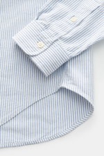 Polo Ralph Lauren Oxford-Hemd Button-Down-Kragen hellblau/weiß gestreift, Nahaufnahme des Ärmels mit klassischer Manschette und gerundetem Saum, Oxford Baumwolle, Slim Fit, sportliches Streifenmuster, Button-Down-Kragen, markentypischer Brust-Stitch in me