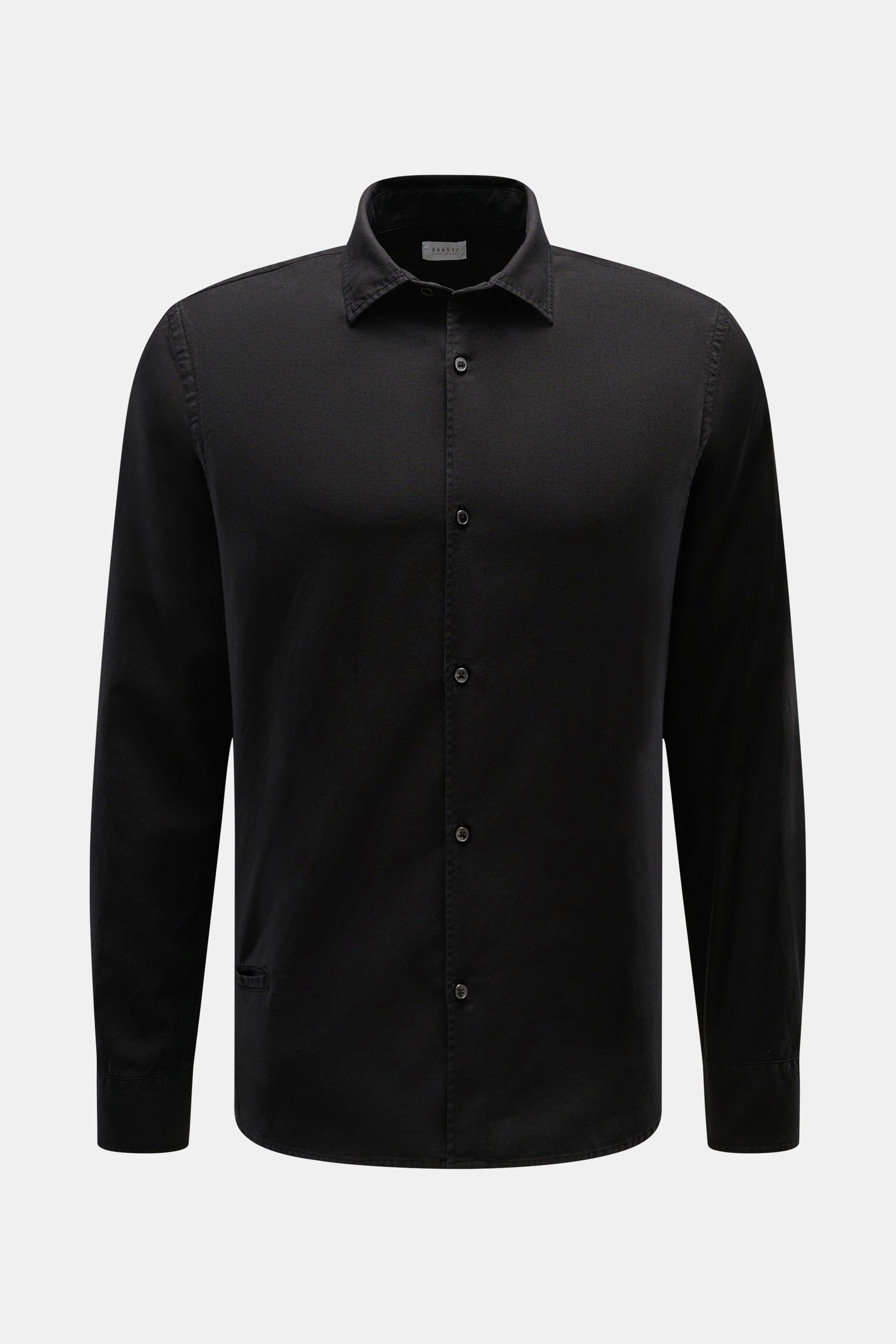 Front view of 04651/ A trip in a bag Casual Shirt 'Winter Cotton' Kent Collar black in soft cotton gabardine, regular fit with Kent collar, French placket, small welt pocket, classic sport cuff, slightly rounded hem, and short hem slits, stylish casualnes