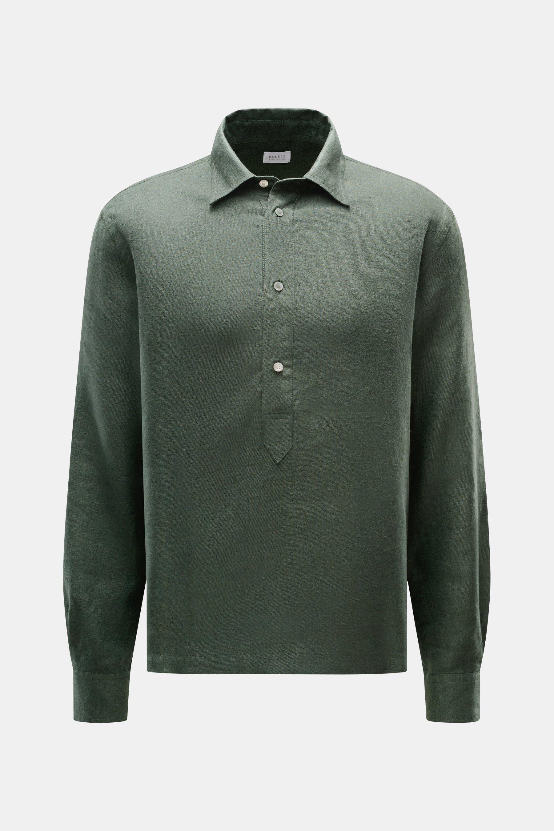 Front view of 04651/ A trip in a bag Popover shirt 'Rustic Linen' kent collar dark green, flannel pure linen, soft touch, regular fit, patch button placket, sport cuff, small woven label side seam, straight hem, short hem slits.