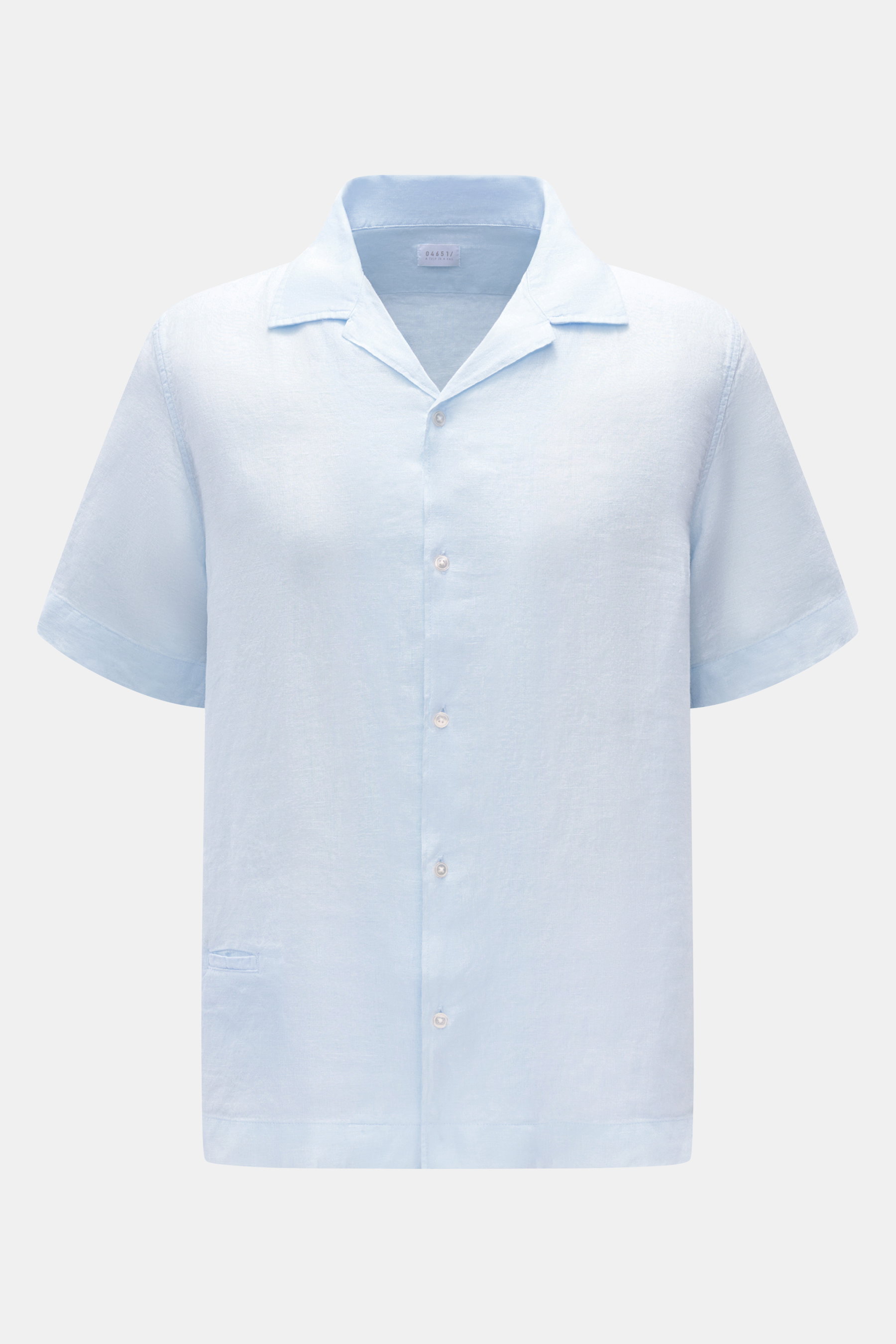 Front view of 04651/ A trip in a bag Linen short sleeve shirt Cuban collar pastel blue, featuring pure linen, airy fabric, French buttons, small coin pocket, side seam label, straight hem, and short hem vents. <p><span class="_fadeIn_m1hgl_8">Effortless <